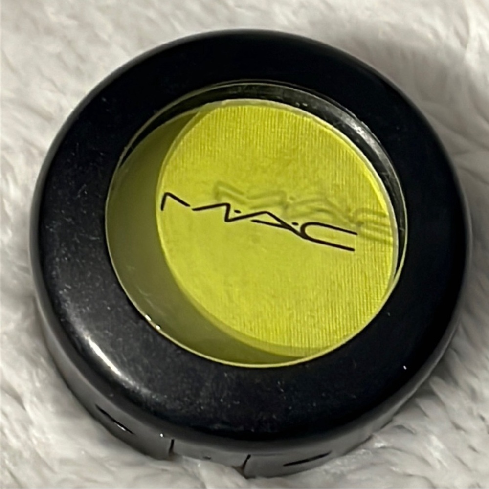 MAC Shock Factor Eyeshadow Yellow
